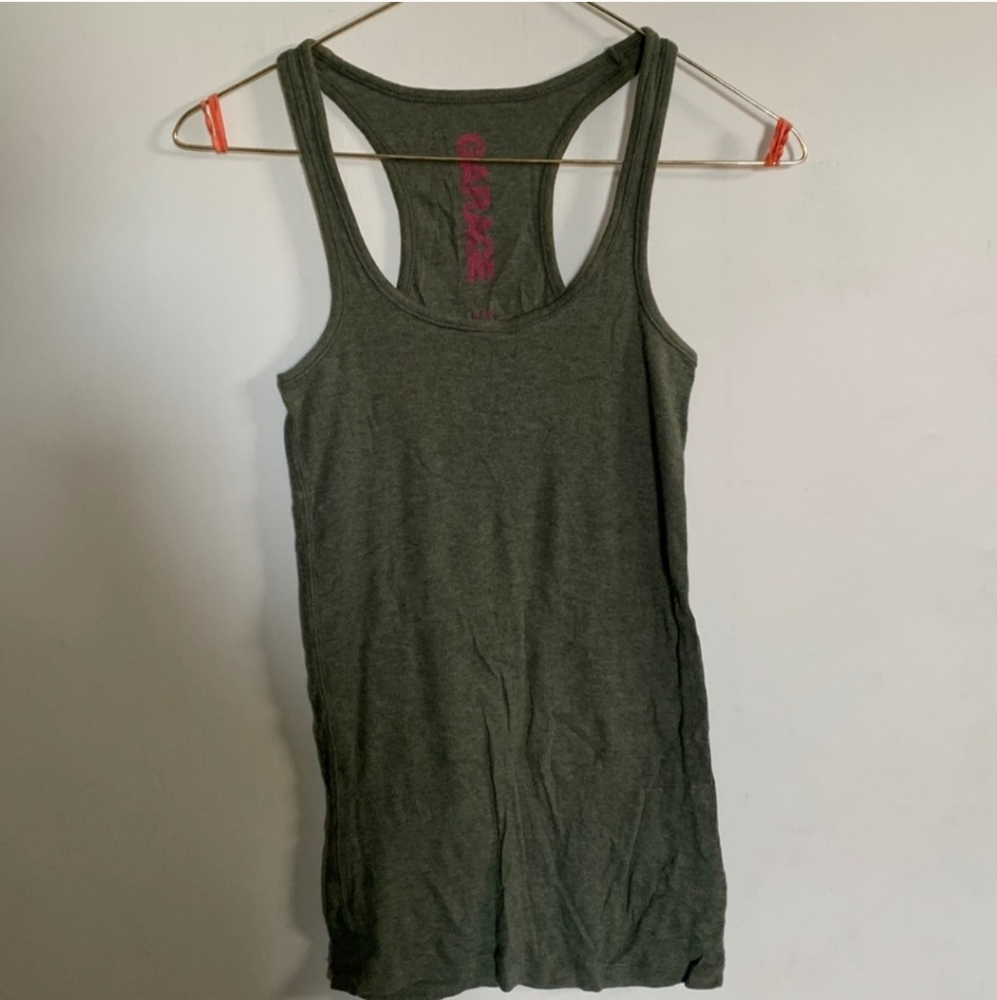 Ribbed tank